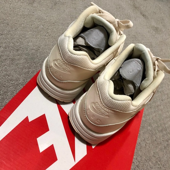 Nike white sneakers size:US6 - Picture 2 of 4